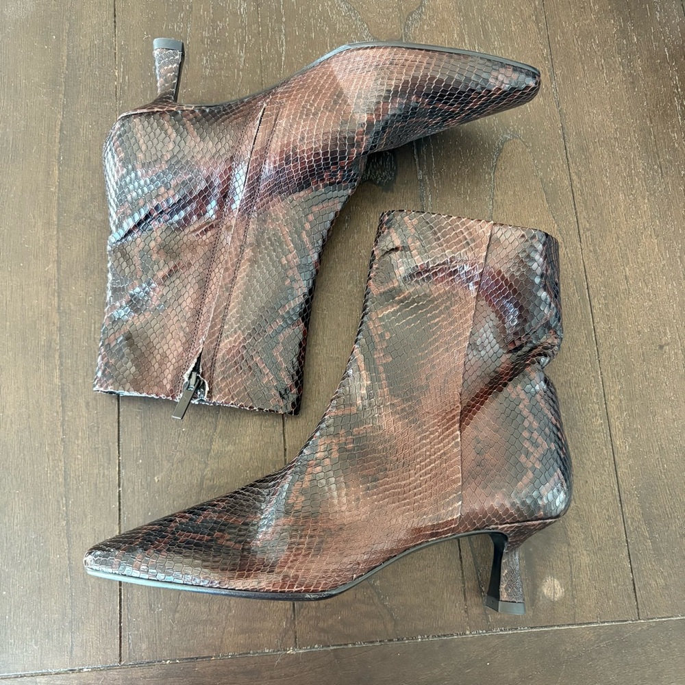 Bruno Magli Brown‎ Snakeskin Heeled Boots